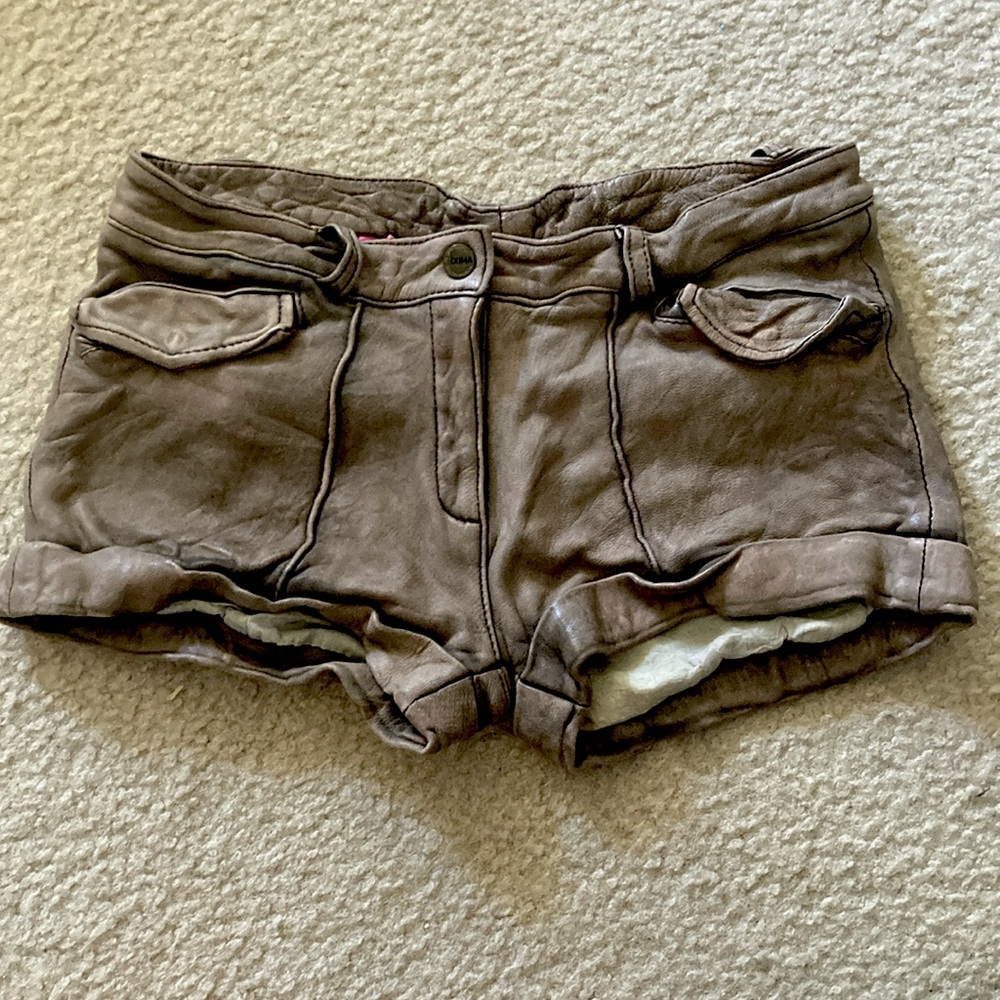 NWOT DOMA Genuine Leather Mini Shorts | XS | naturally distressed vintage brown